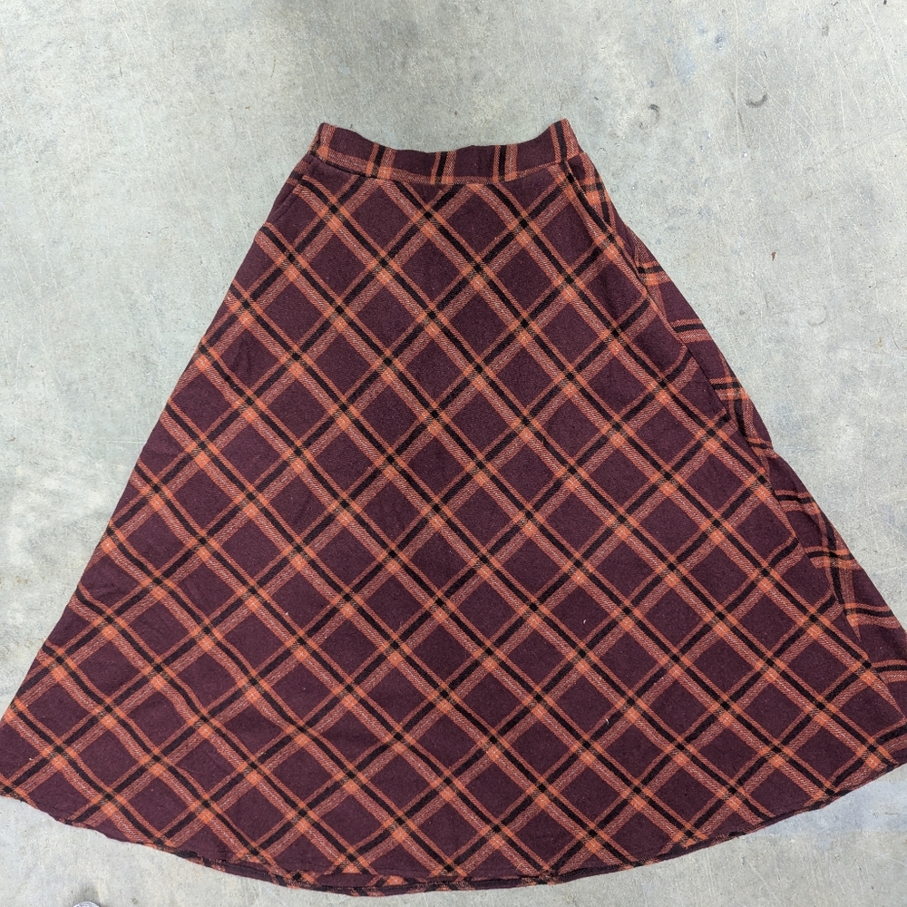 Women's Long Burgundy Plaid Skirt With Pockets